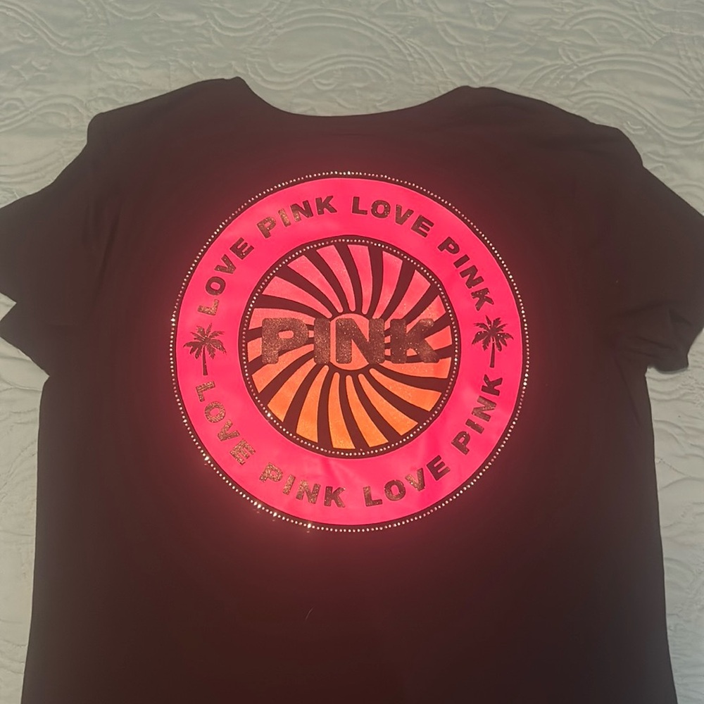 Women’s nwot Pink T